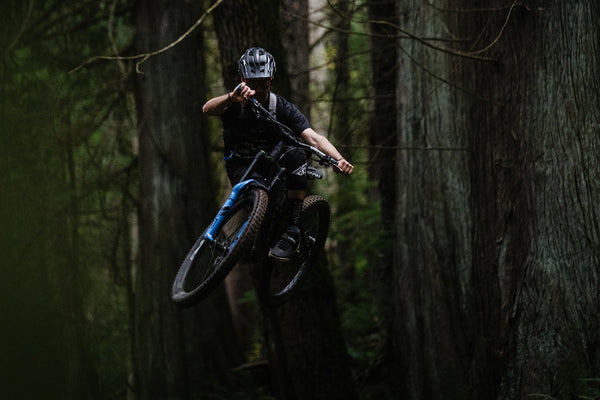Raw Video: Rémy Metailler Smashes the Trails at Vedder Mountain