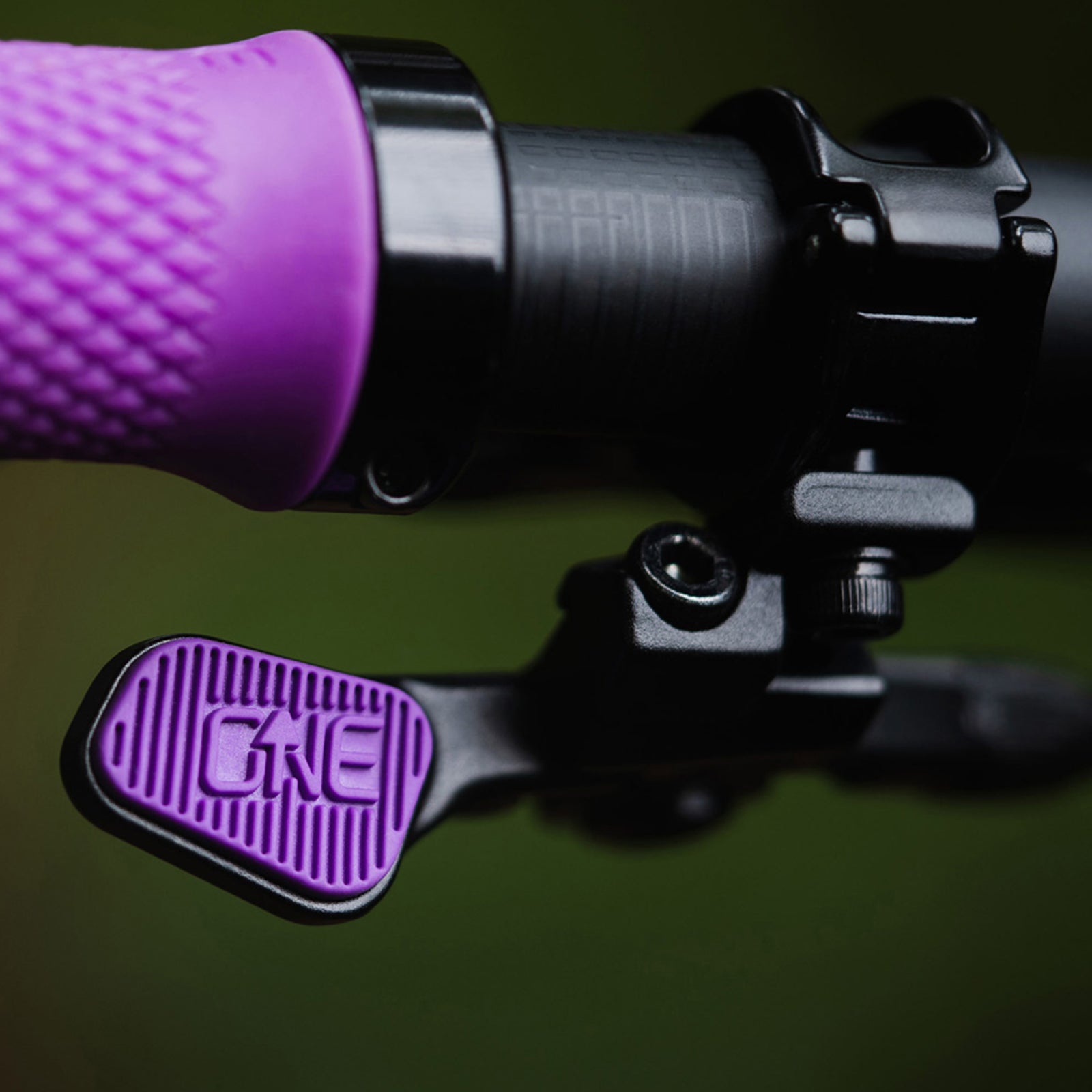 OneUp Components V3 Dropper Post Remote - MTB Controls